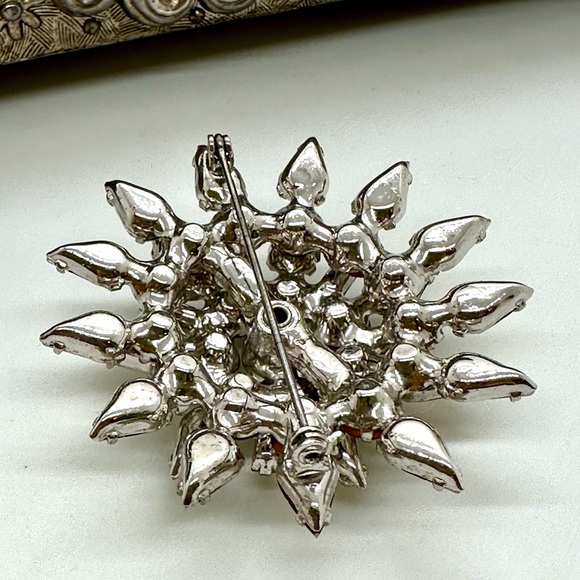 Vintage Clear Rhinestone Brooch - Picture 7 of 10